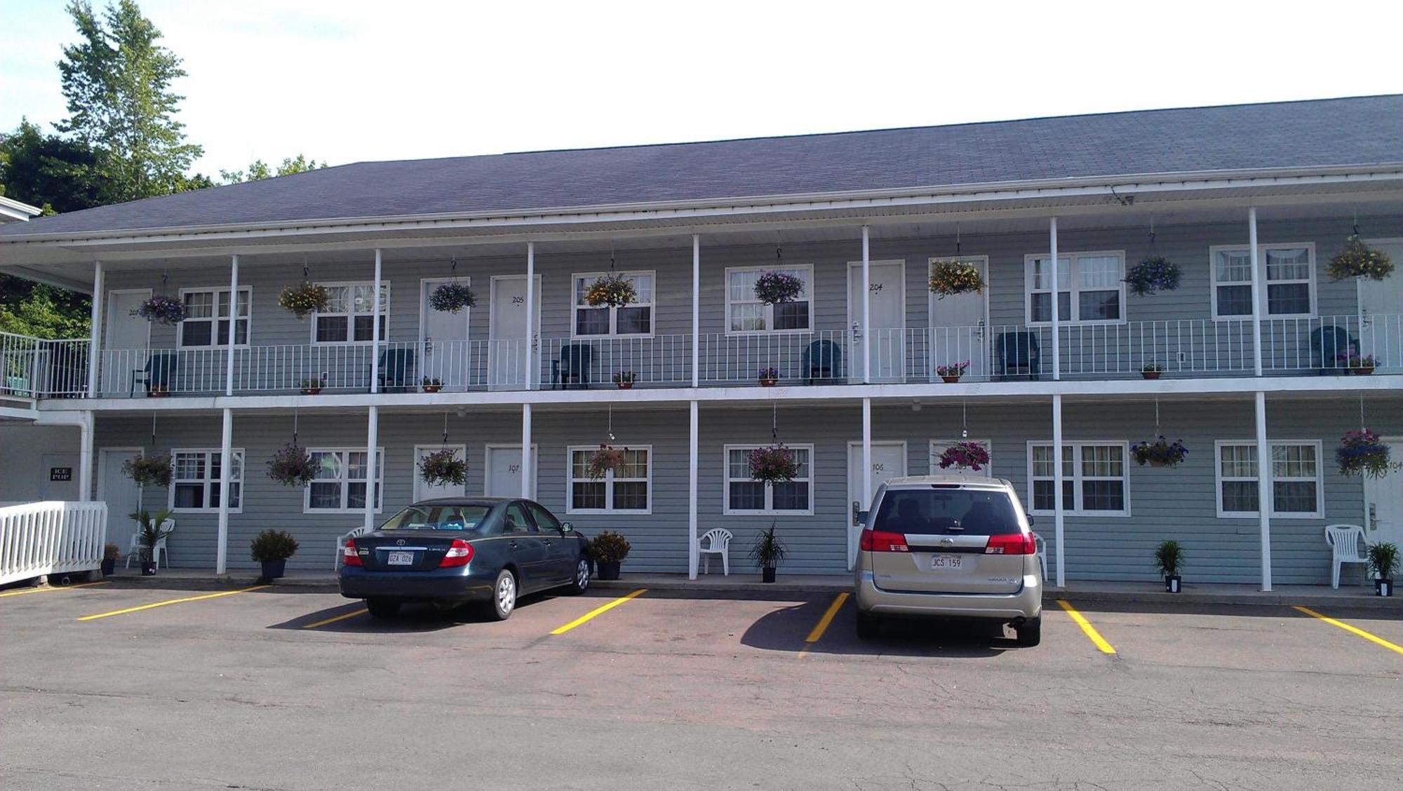 Midtown Motel & Suites Moncton Zewnętrze zdjęcie
