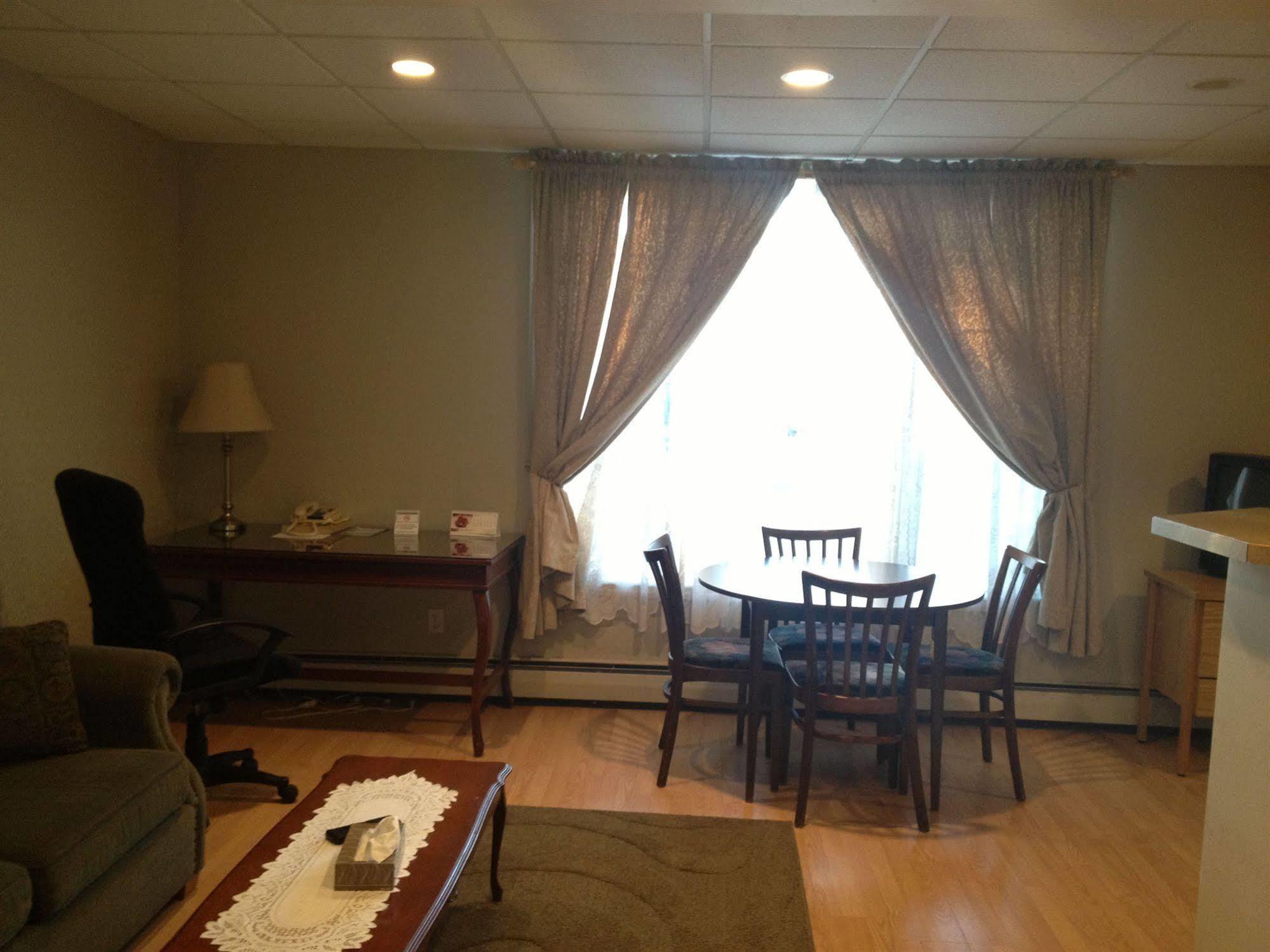 Midtown Motel & Suites Moncton Zewnętrze zdjęcie