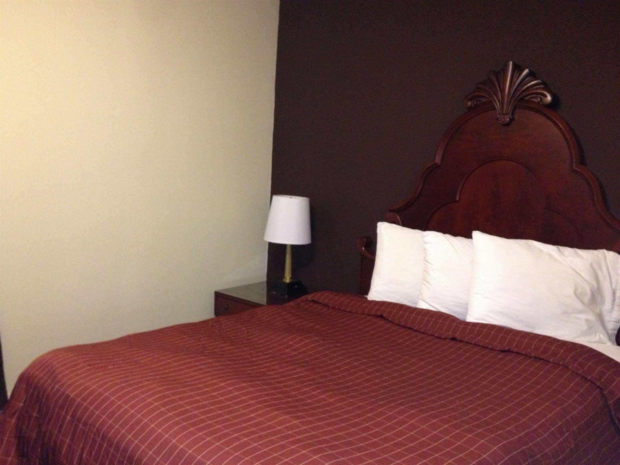 Midtown Motel & Suites Moncton Zewnętrze zdjęcie