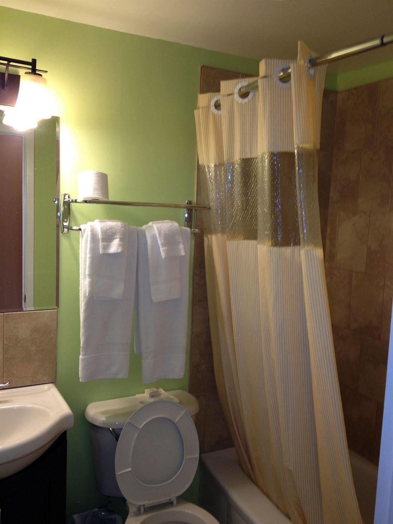 Midtown Motel & Suites Moncton Zewnętrze zdjęcie