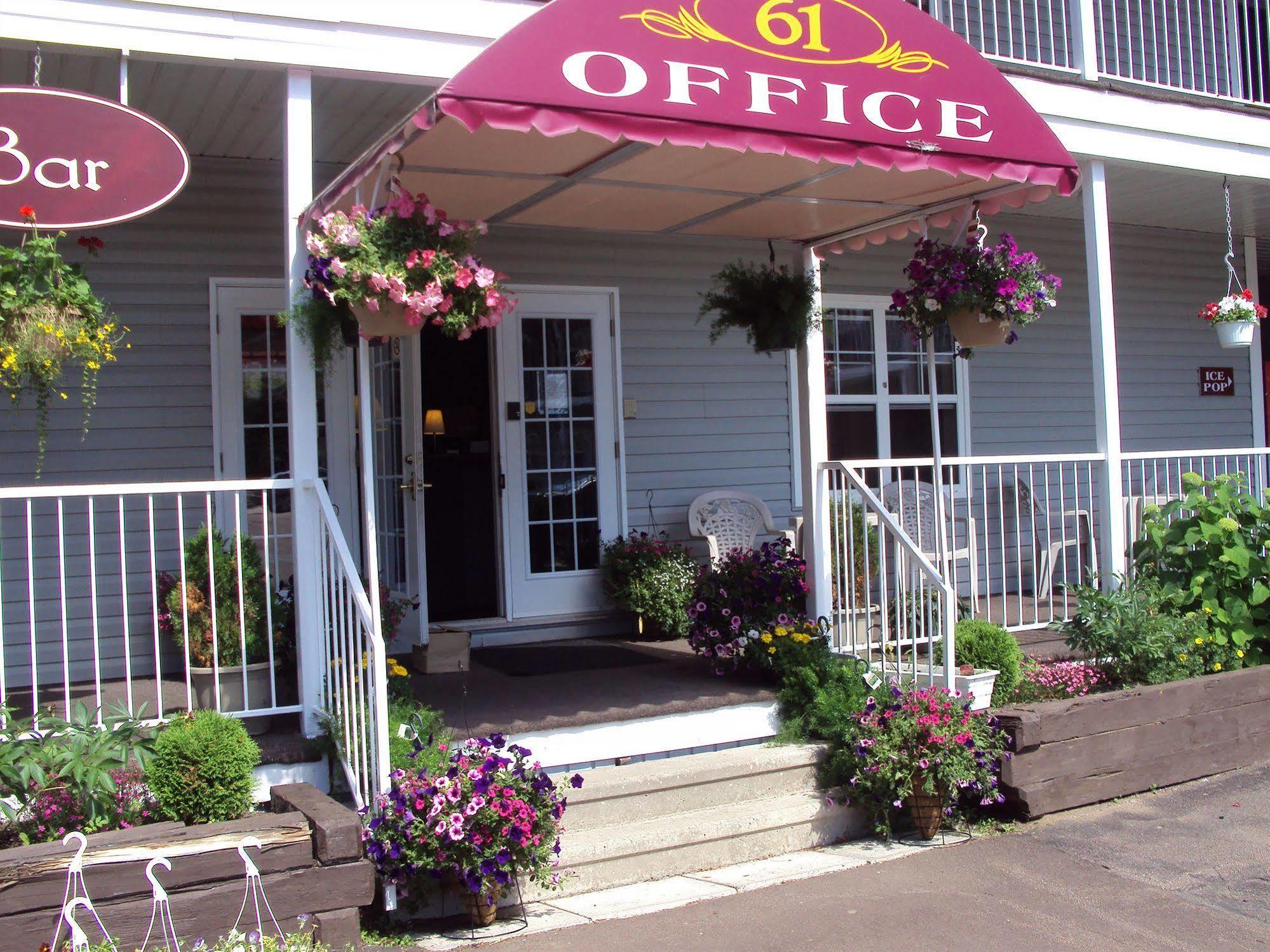 Midtown Motel & Suites Moncton Zewnętrze zdjęcie