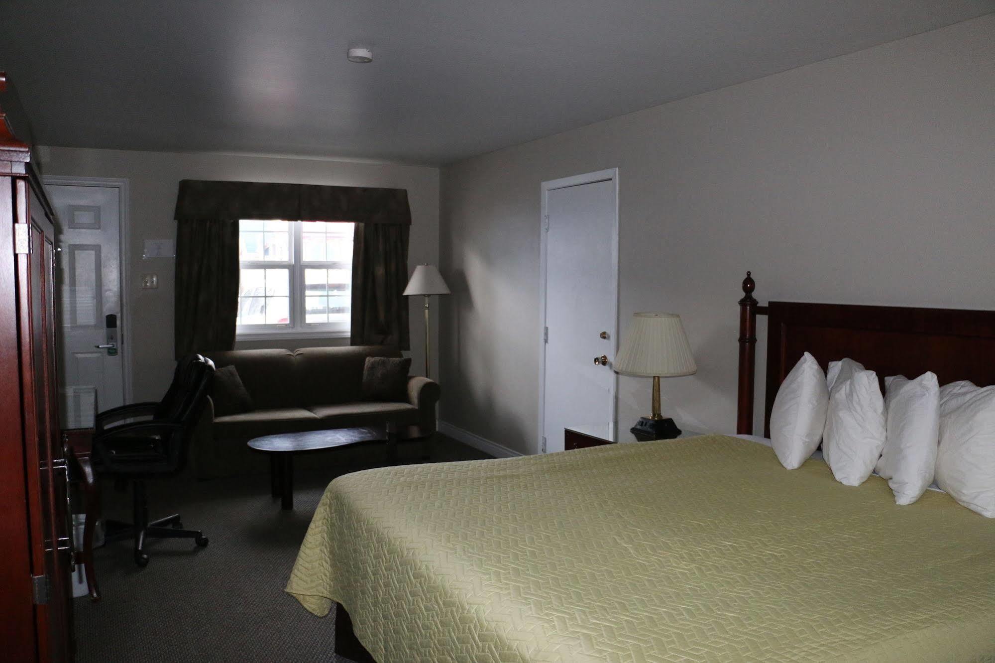 Midtown Motel & Suites Moncton Zewnętrze zdjęcie