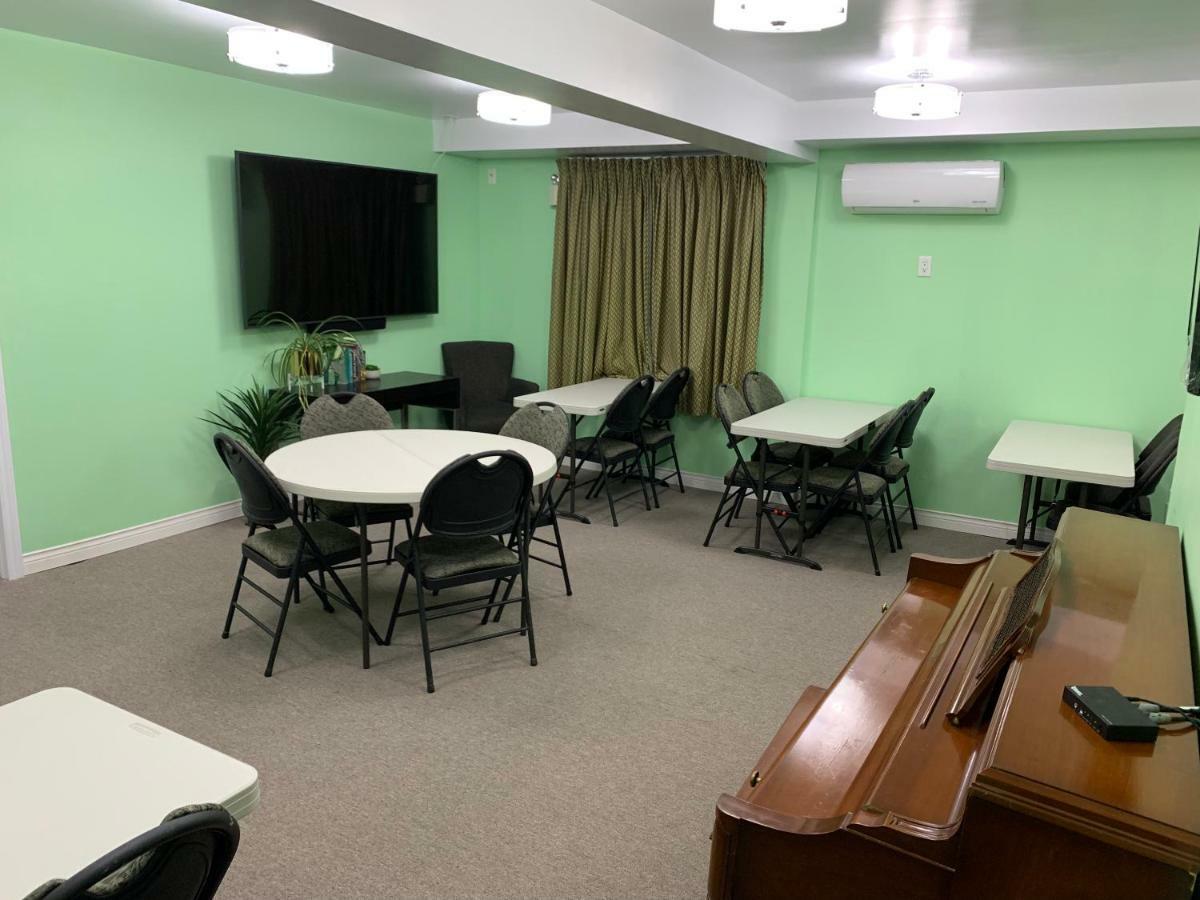 Midtown Motel & Suites Moncton Zewnętrze zdjęcie